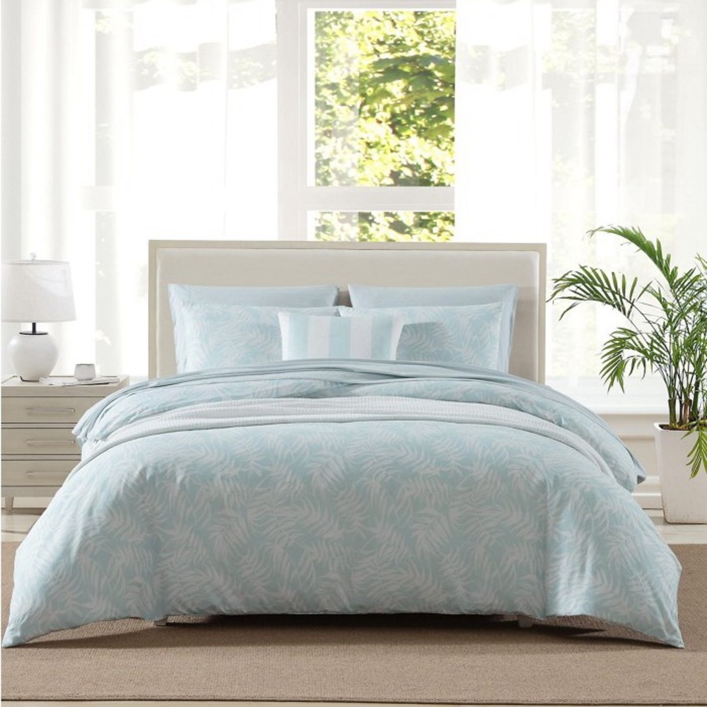 Tommy Bahama Palms Blue 3-Piece Plain Weave Cotton Reversible Comforter Sham Set